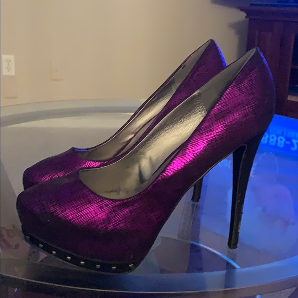 Purple metallic pumps